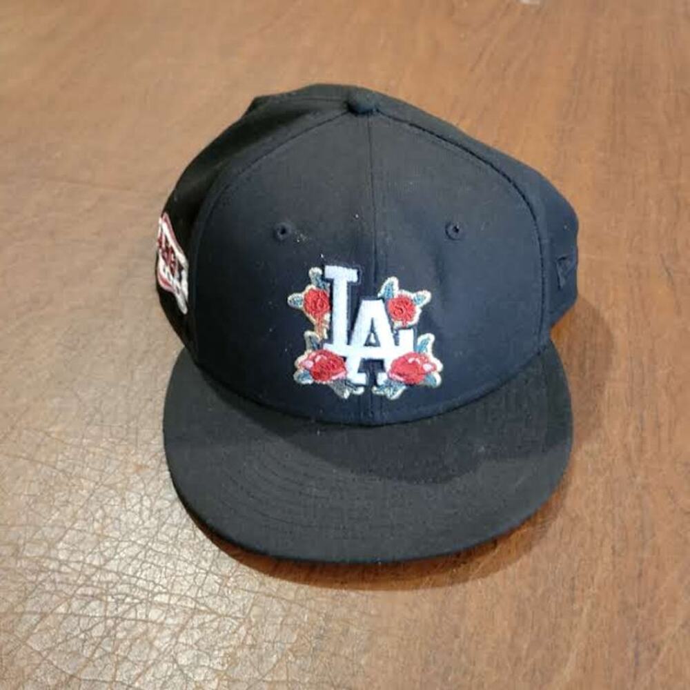 New Era Los Angeles Dodgers Roses LA 59Fifty Fitted Hat Size 7 5/8